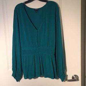 NWOT Ladies Green Dress Shirt